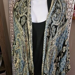 Elegant Paisley Cape with Blue and Black Accents